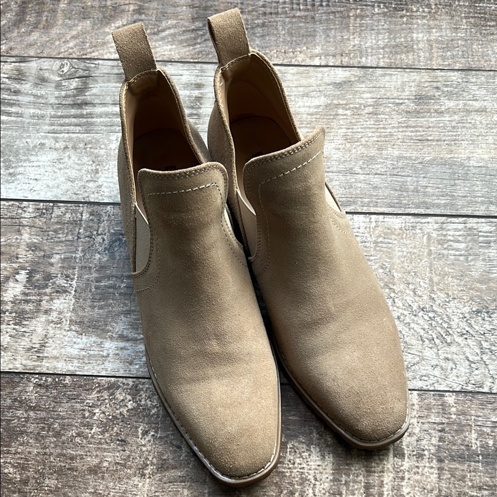 SOLD Blondo Tan Ankle Boots with Elastic Panels